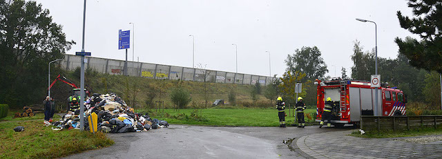 2021/165/20211019-11u13 GB 001 Brand wegvervoer Meidoornweg.jpg